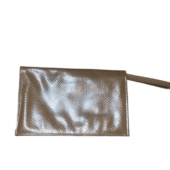 Vintage Snakeskin Clutch Wristlet Gold Accents Interior Zipper Pocket - Picture 1 of 4